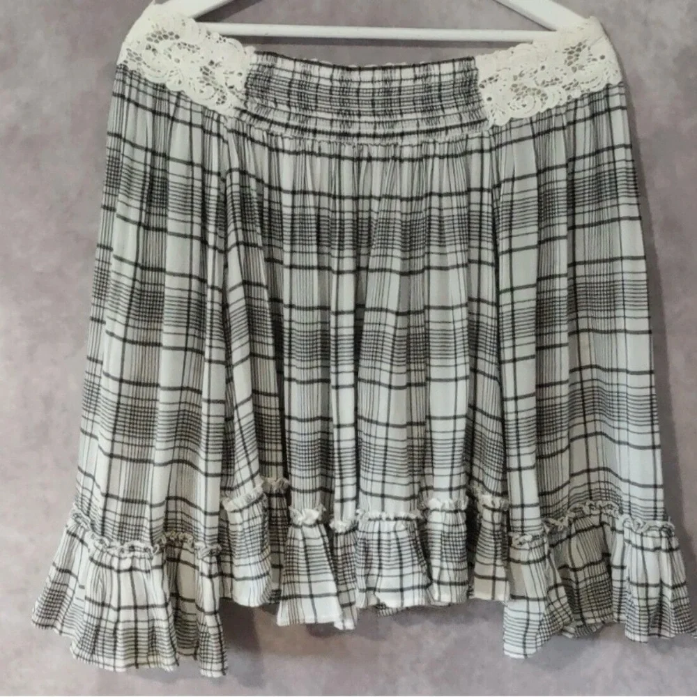 Loft Flowy Plaid Off Shoulder Top - Picture 5 of 6